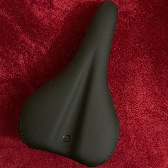Peloton DDK Cycling Bike Saddle Seat Black - Picture 4 of 7
